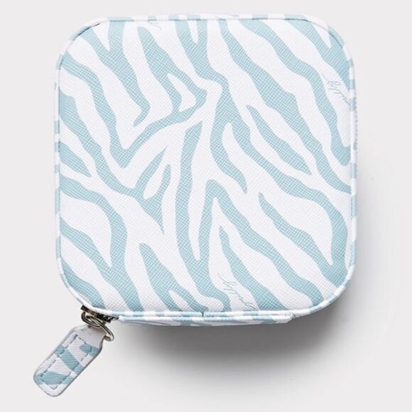 Milly Traveling Jewelry Box!  - Picture 1 of 7